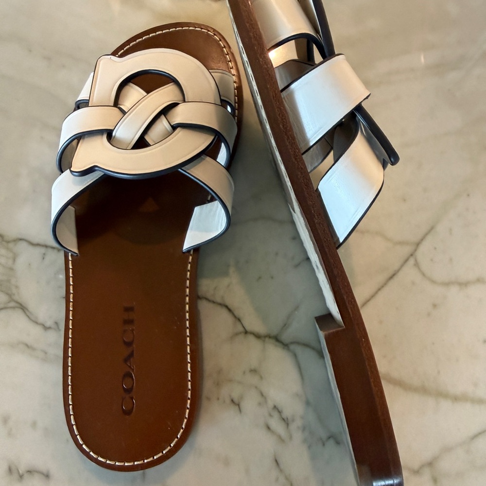 Coach off white leather sandals 7.5 - Picture 2 of 3